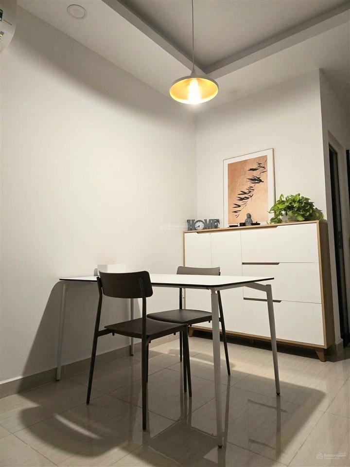 2pn2wc đầy đủ nội thất hiện đại 70m2, em cho thuê 13tr/tháng, cc moonlight boulevard bình tân