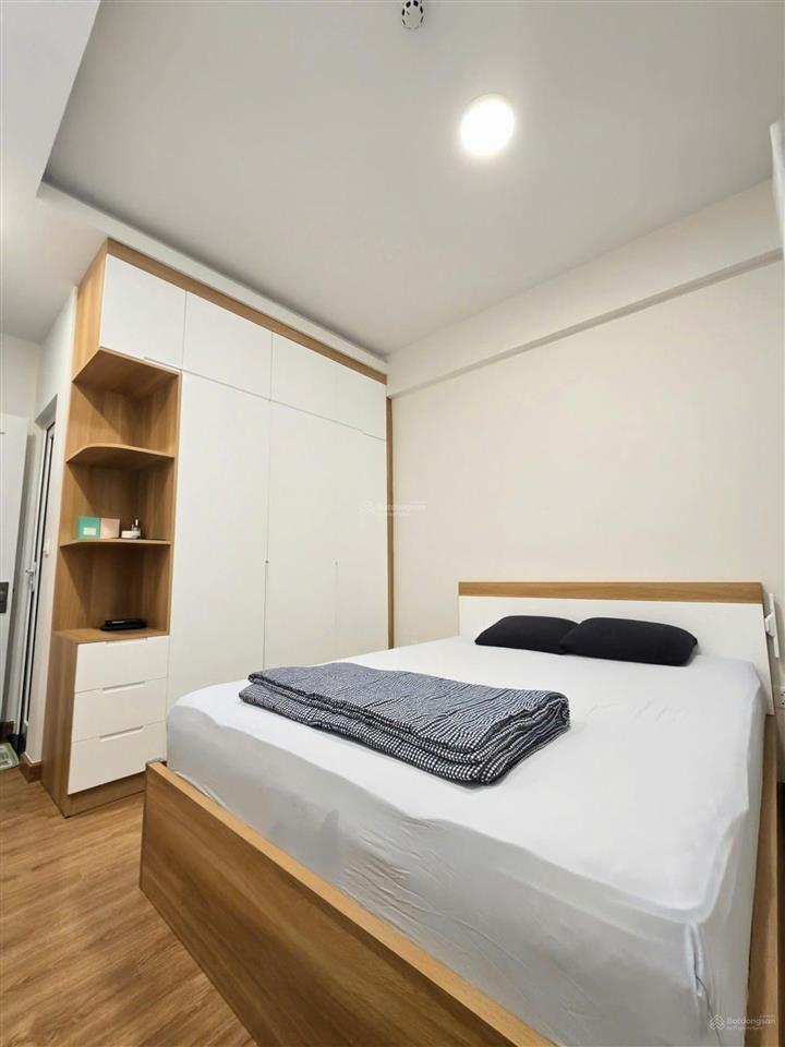 2pn2wc đầy đủ nội thất hiện đại 70m2, em cho thuê 13tr/tháng, cc moonlight boulevard bình tân