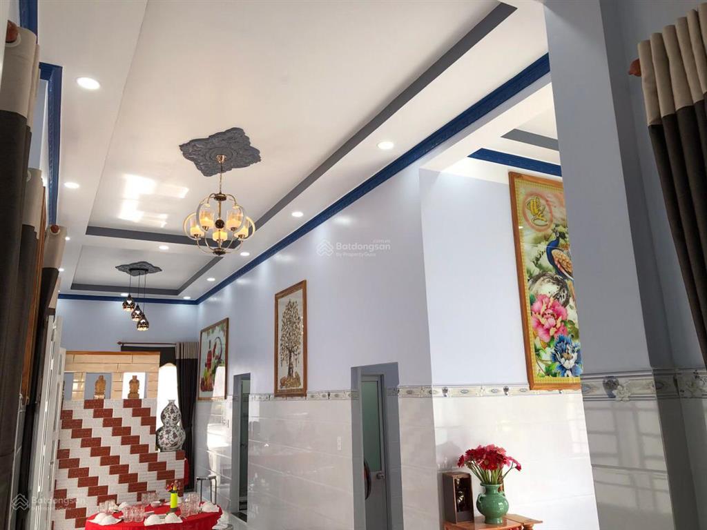 Kẹt tiền bán gấp nhà đẹp (dt đất 175m2) ngay thị trấn tân túc  ubnd huyện bình chánh. giá 7 tỷ