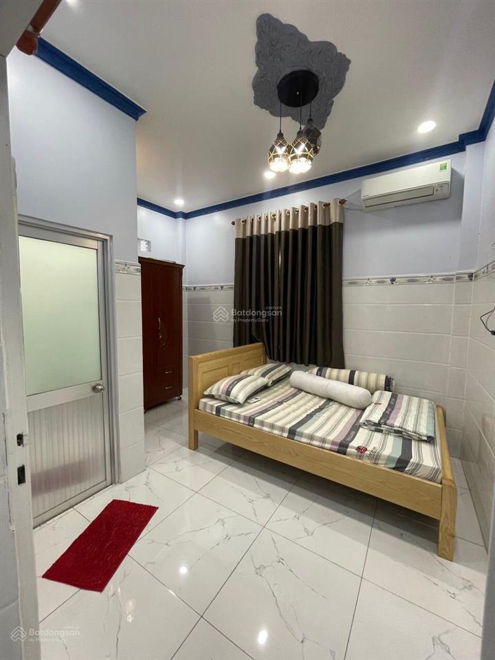 Kẹt tiền bán gấp nhà đẹp (dt đất 175m2) ngay thị trấn tân túc  ubnd huyện bình chánh. giá 7 tỷ