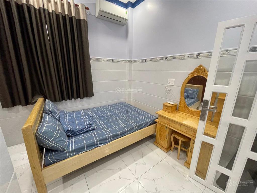 Kẹt tiền bán gấp nhà đẹp (dt đất 175m2) ngay thị trấn tân túc  ubnd huyện bình chánh. giá 7 tỷ