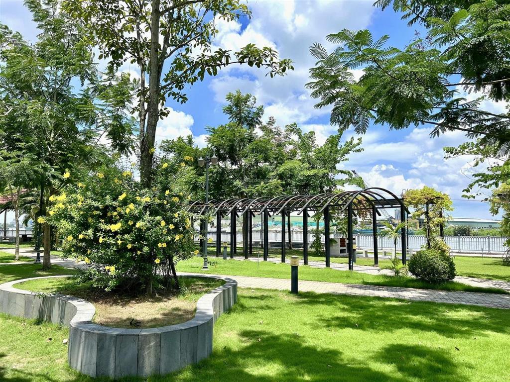 Cần bán căn nhà phố liên kế khu đô thị biệt lập bên sông vàm cỏ đông bến lức. giá chỉ từ 3 tỷ/căn