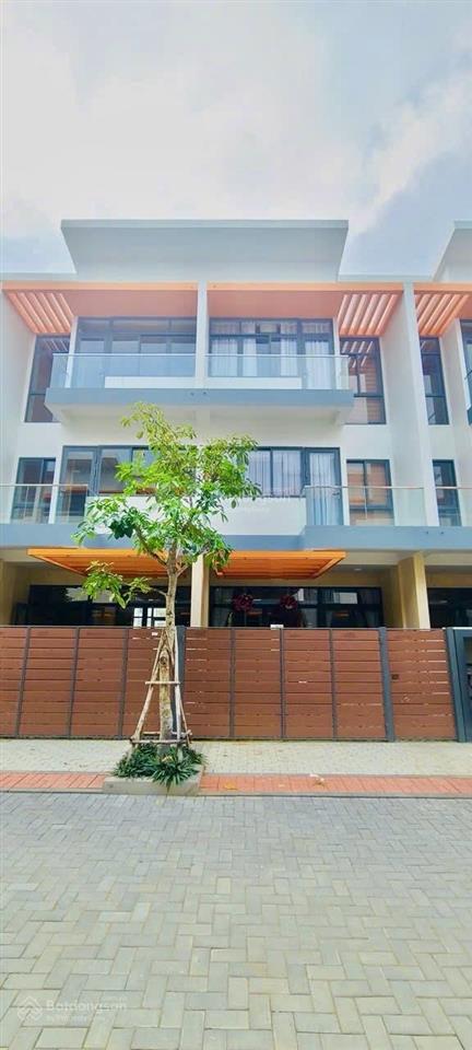 Cần bán căn nhà phố liên kế khu biệt lập ven sông phía nam sài gòn. giá chỉ 3,9 tỷ/căn (3 tầng)