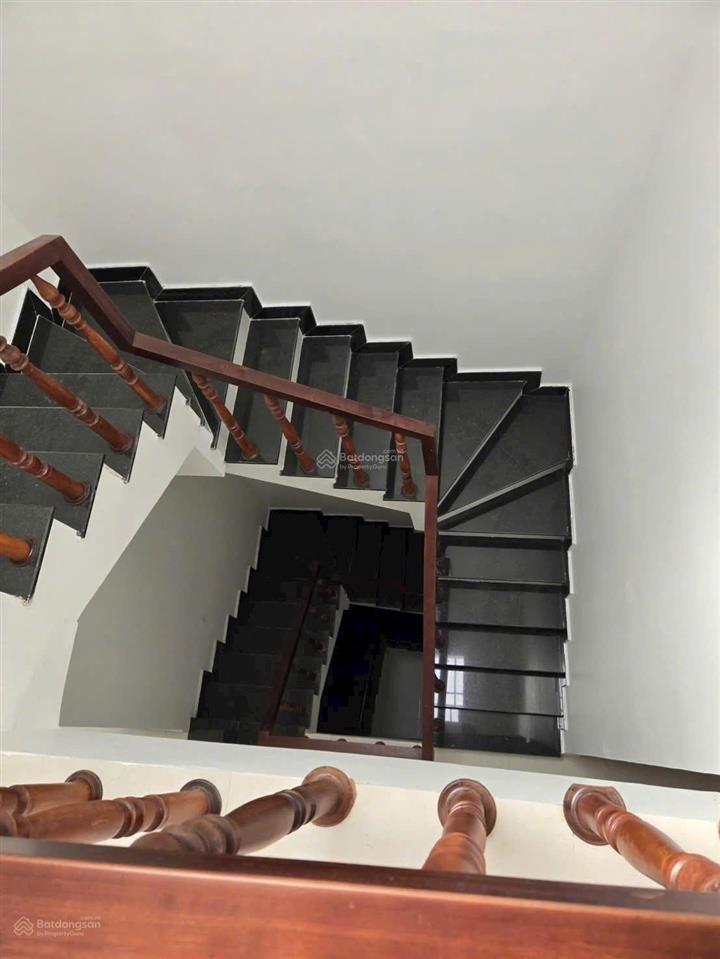 Bán nhà ngay an dương vương, 1 trệt 3 lầu ,nhà mới ở ngay, hỗ trợ vay ngân hàng