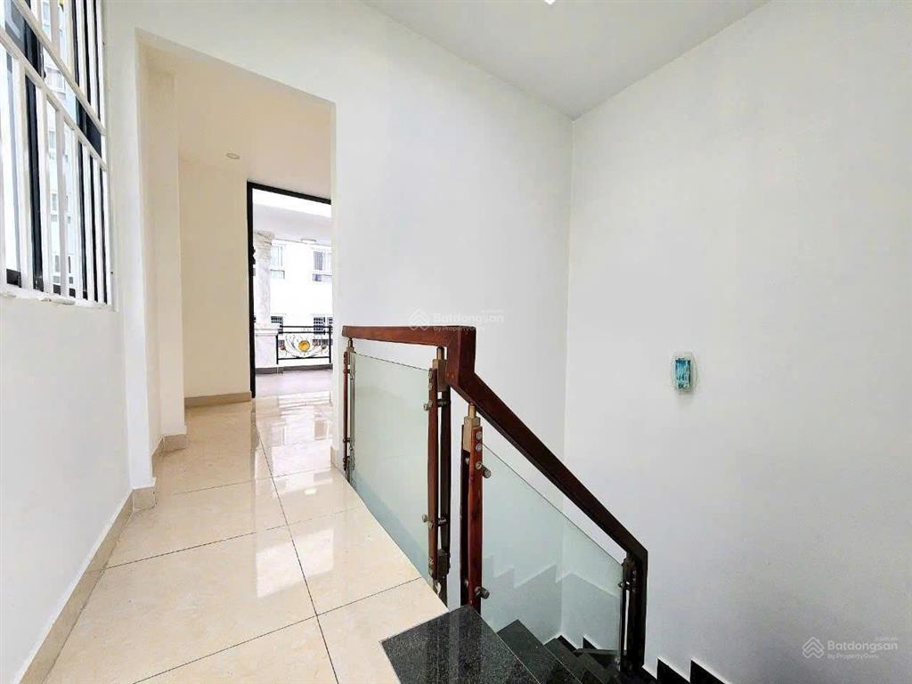 Bán nhà ngay an dương vương, 1 trệt 3 lầu ,nhà mới ở ngay, hỗ trợ vay ngân hàng