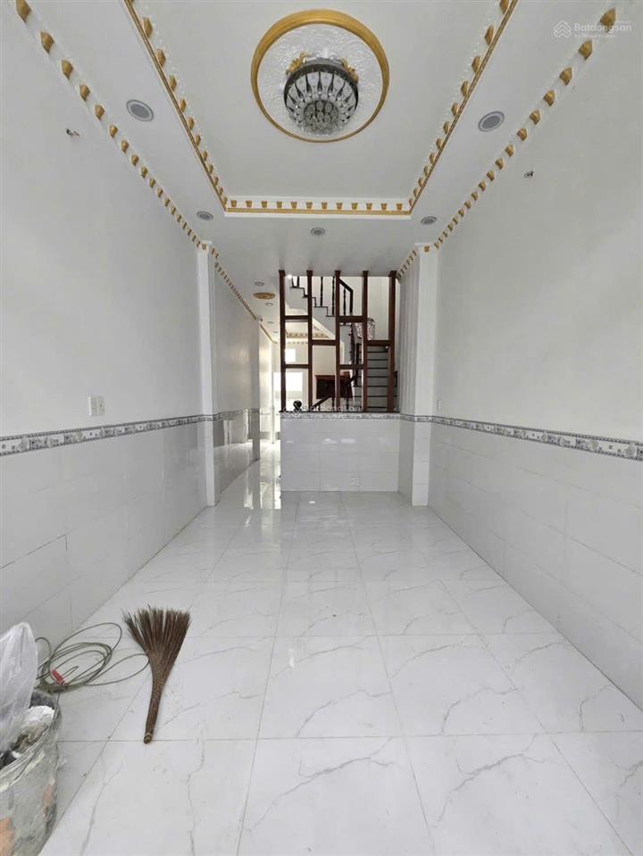 Bán nhà ngay an dương vương, 1 trệt 3 lầu ,nhà mới ở ngay, hỗ trợ vay ngân hàng