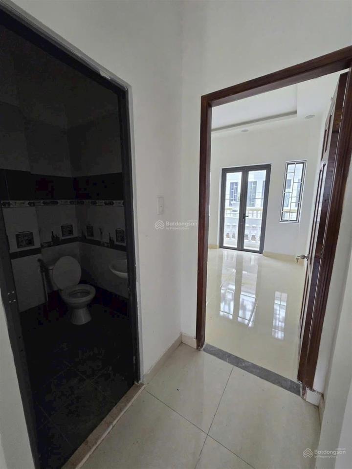 Bán nhà ngay an dương vương, 1 trệt 3 lầu ,nhà mới ở ngay, hỗ trợ vay ngân hàng