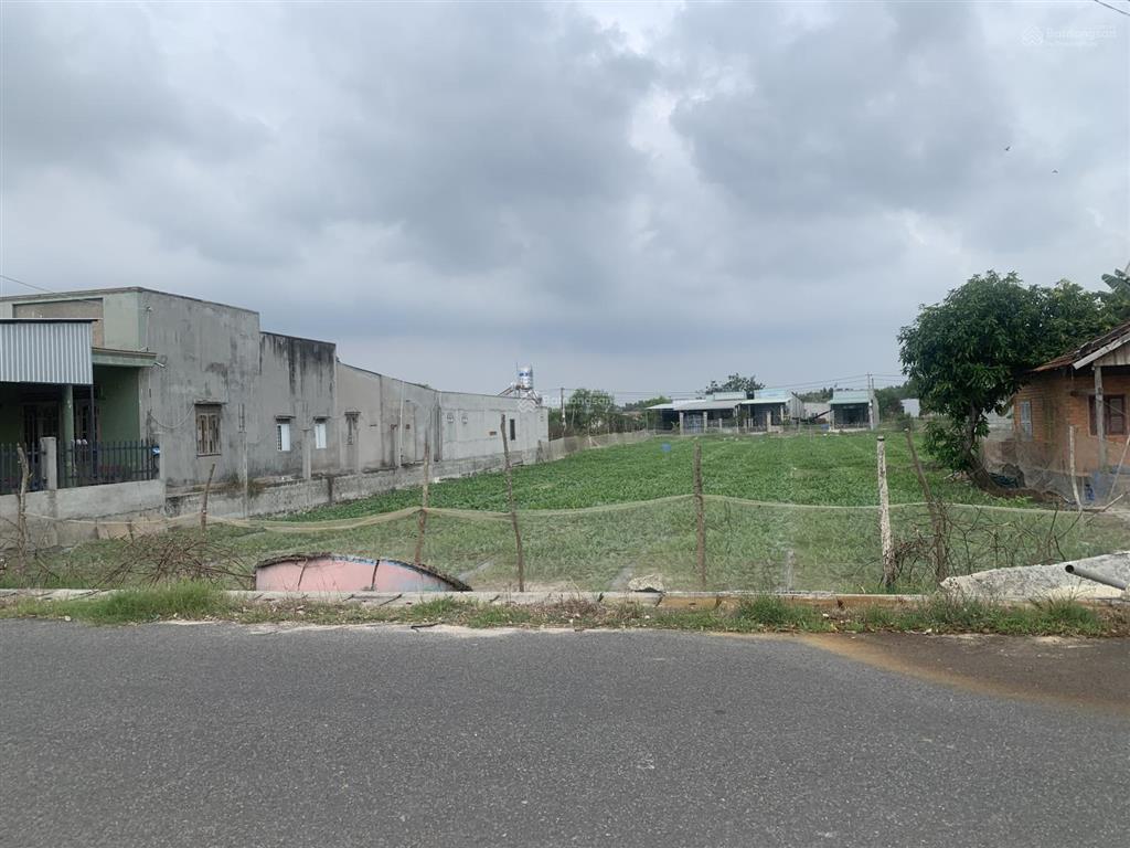 Cần bán lô đất 1900m2, 2 mặt tiền đường trước sau, đường oda hồ tràm, xuyên mộc( nay là tp.hcm)