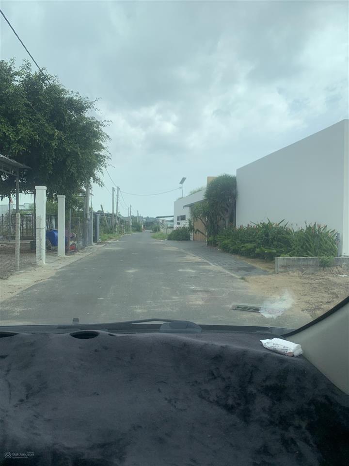 Cần bán lô đất 1900m2, 2 mặt tiền đường trước sau, đường oda hồ tràm, xuyên mộc( nay là tp.hcm)