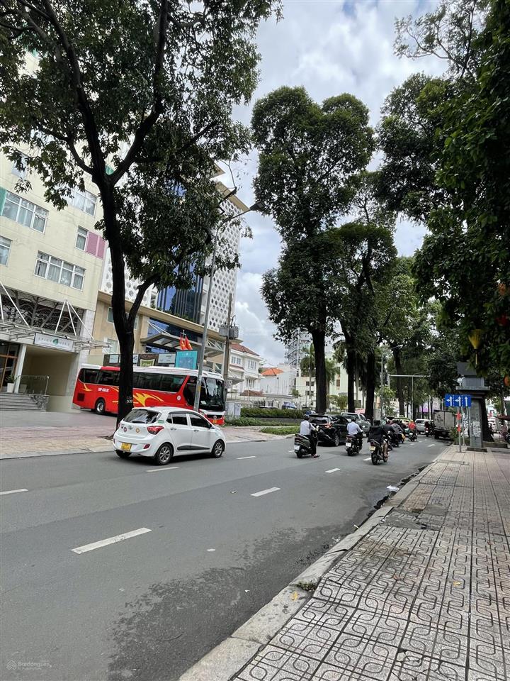 Bán nhà khu bà huyện thanh quan  ngô thời nhiệm, dt 9x30m  giá 70 tỷ