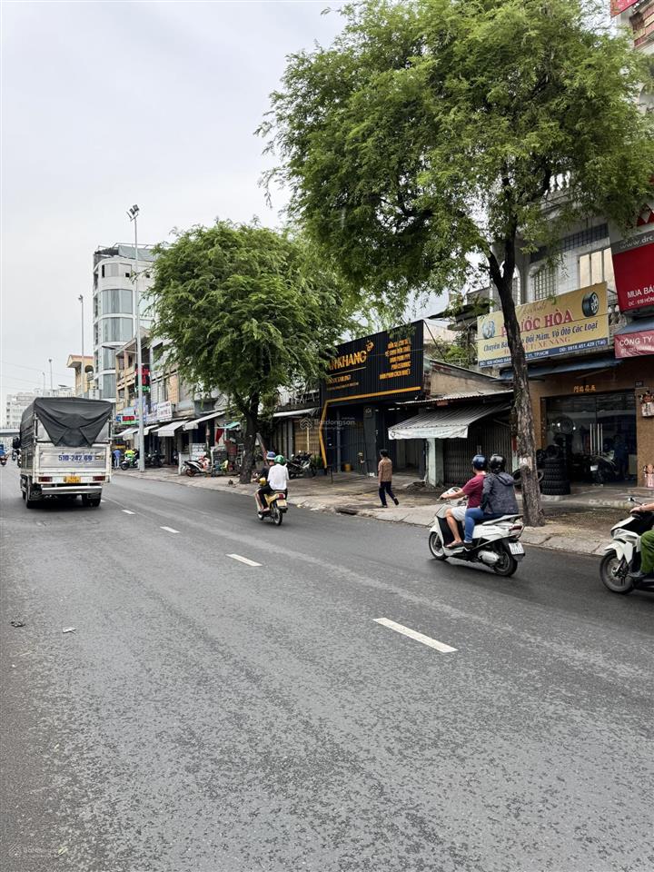 Mt hồng bàng p. 16 q. 11  11,9x18m. cn 230m2  hđt 130tr/th  42 tỷ