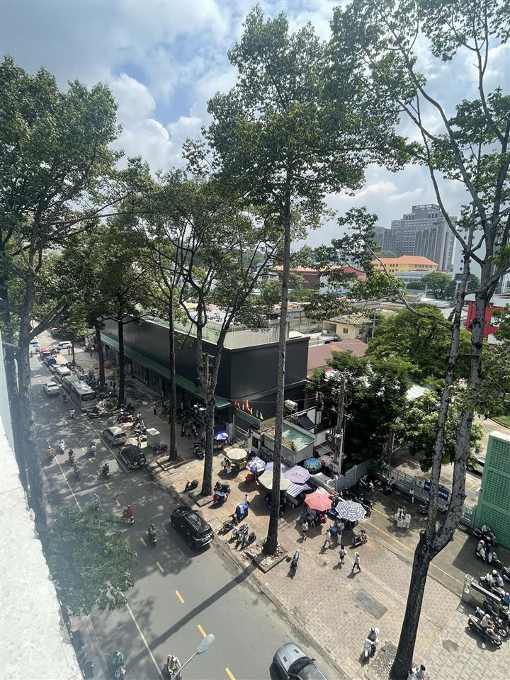 Nhà mt trần bình trọng p.4 q.5  10x20m. cn 200,8m2  hầm, 7 tầng  hđt 300tr/th  97 tỷ