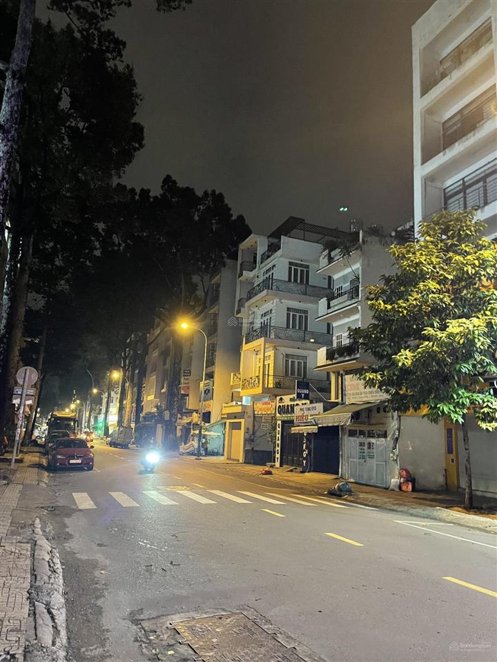 Nhà mt trần bình trọng p.4 q.5  10x20m. cn 200,8m2  hầm, 7 tầng  hđt 300tr/th  97 tỷ