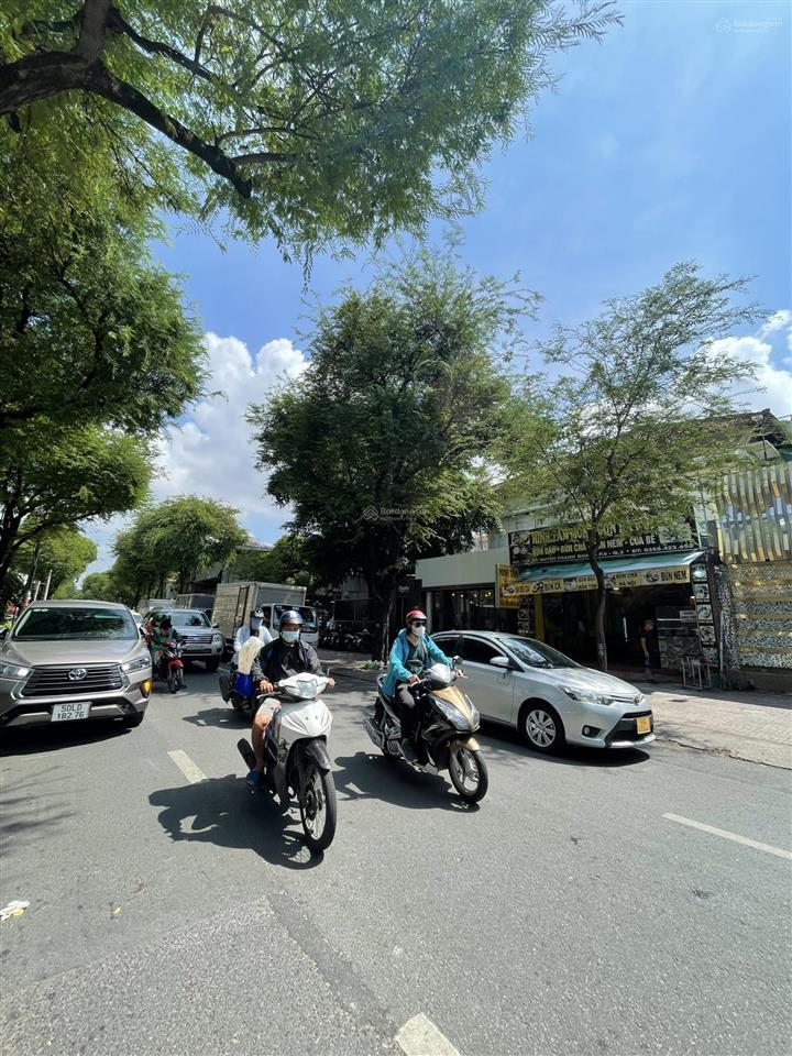 Mt bà huyện thanh quan, p.6, q.3  10,5x24m. cn 254m2  2 lầu  hđt 260tr/th  94 tỷ