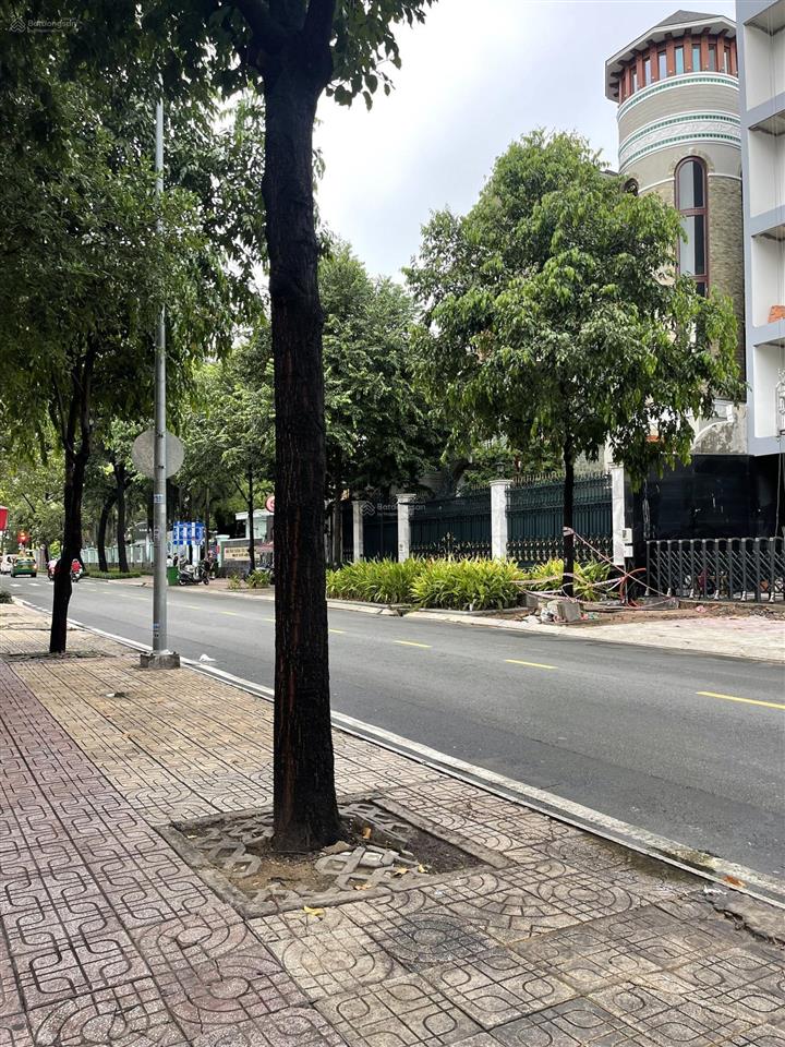 Mt lê quý đôn, p.6, q.3  10,7x23m. cn 236m2  trệt lầu  hđt 260 tr/th  122 tỷ