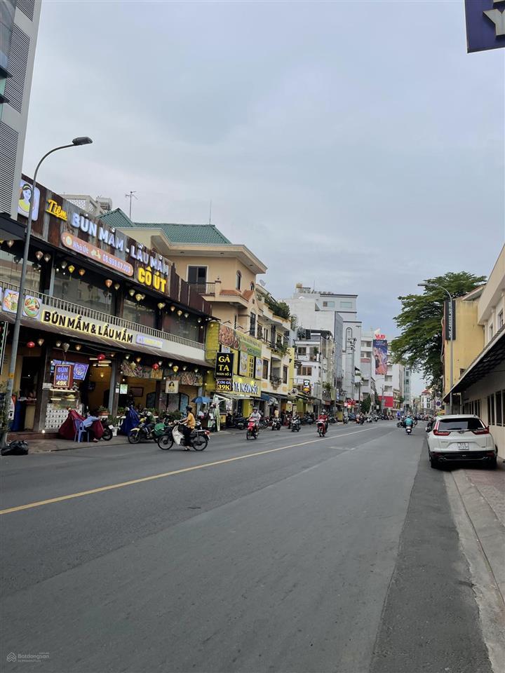 Toàn nhà mt út tịch p. 4 q. tân bình  10x27m  2 hầm, 8 lầu  hđt 450tr/th  105 tỷ