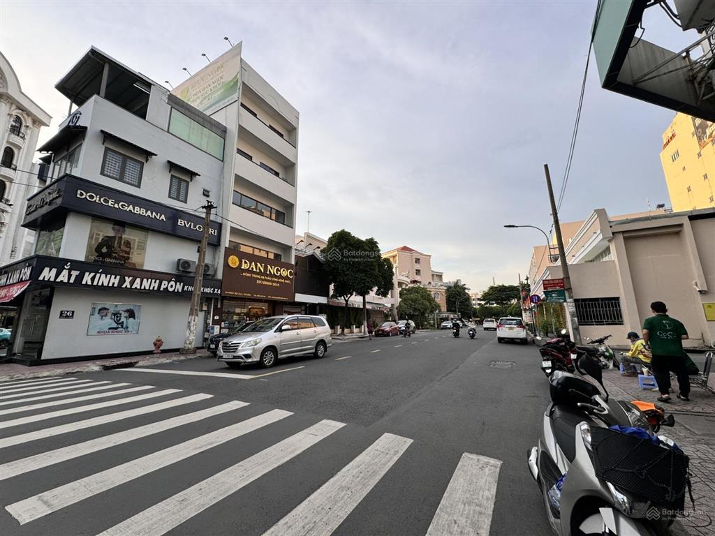 Toàn nhà mt út tịch p. 4 q. tân bình  10x27m  2 hầm, 8 lầu  hđt 450tr/th  105 tỷ