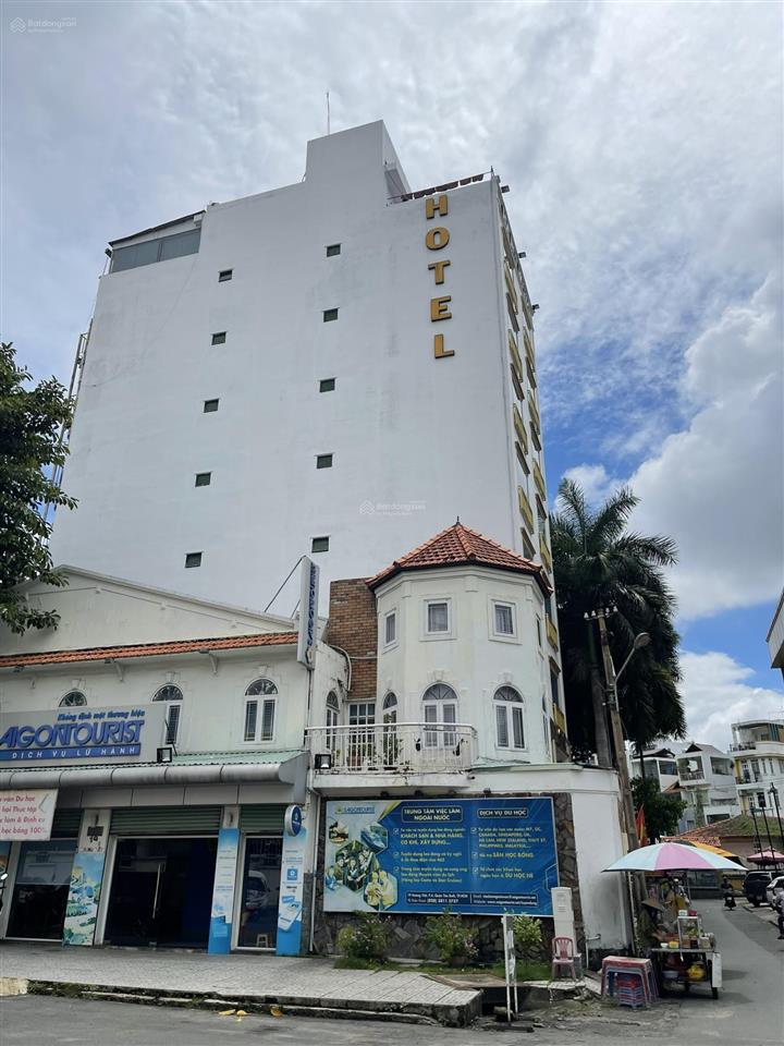 Mt hoàng việt p. 4 q. tân bình  10,5x21m. cn 165,35m2  6 tầng  hđt 190tr/th  68 tỷ