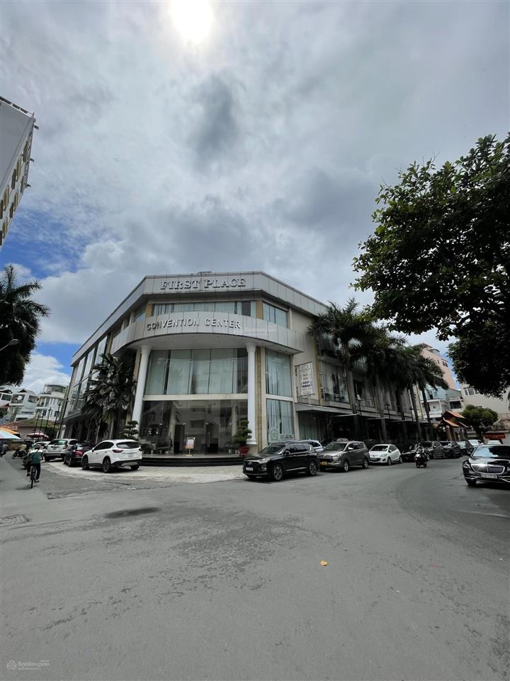 Mt hoàng việt p. 4 q. tân bình  10,5x21m. cn 165,35m2  6 tầng  hđt 190tr/th  68 tỷ