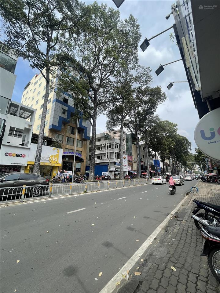Mt nguyễn thị minh khai, p.5, q.3  20x34m. cn 679m2  trệt,2 lầu  hđt 950 triệu/th  320 tỷ