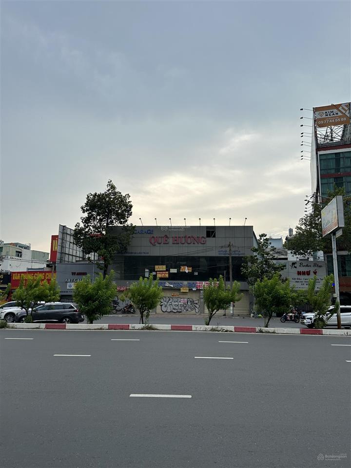 Mt nguyễn hữu cảnh p. 22 q. bình thạnh  19mx39m. nh 43m. cn 1037m2  trệt, lầu  365 tỷ