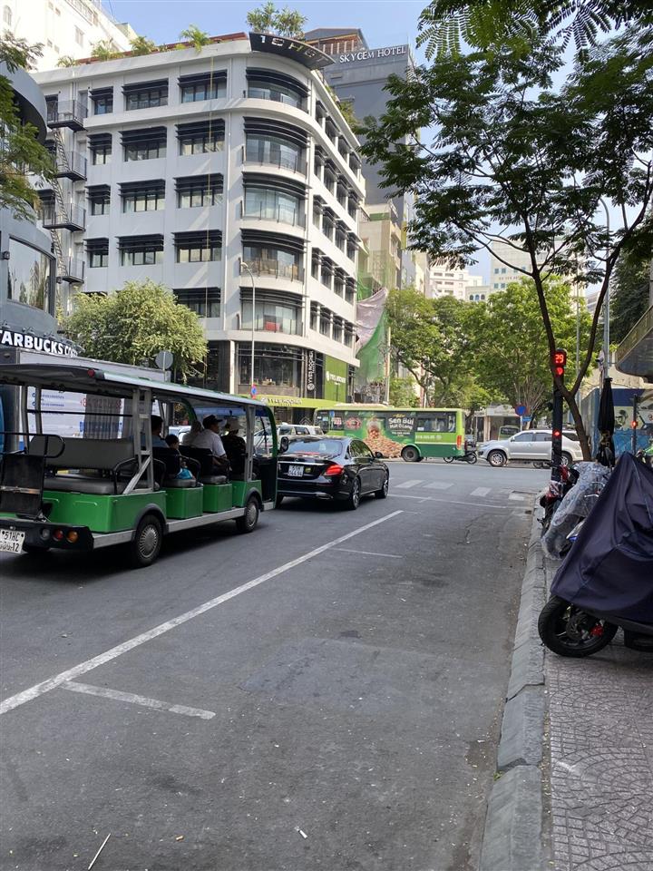 Toà nhà mt đông du p. bến nghé q.1  12x20m  2 hầm, 10 tầng  hđt 580tr/th  235 tỷ