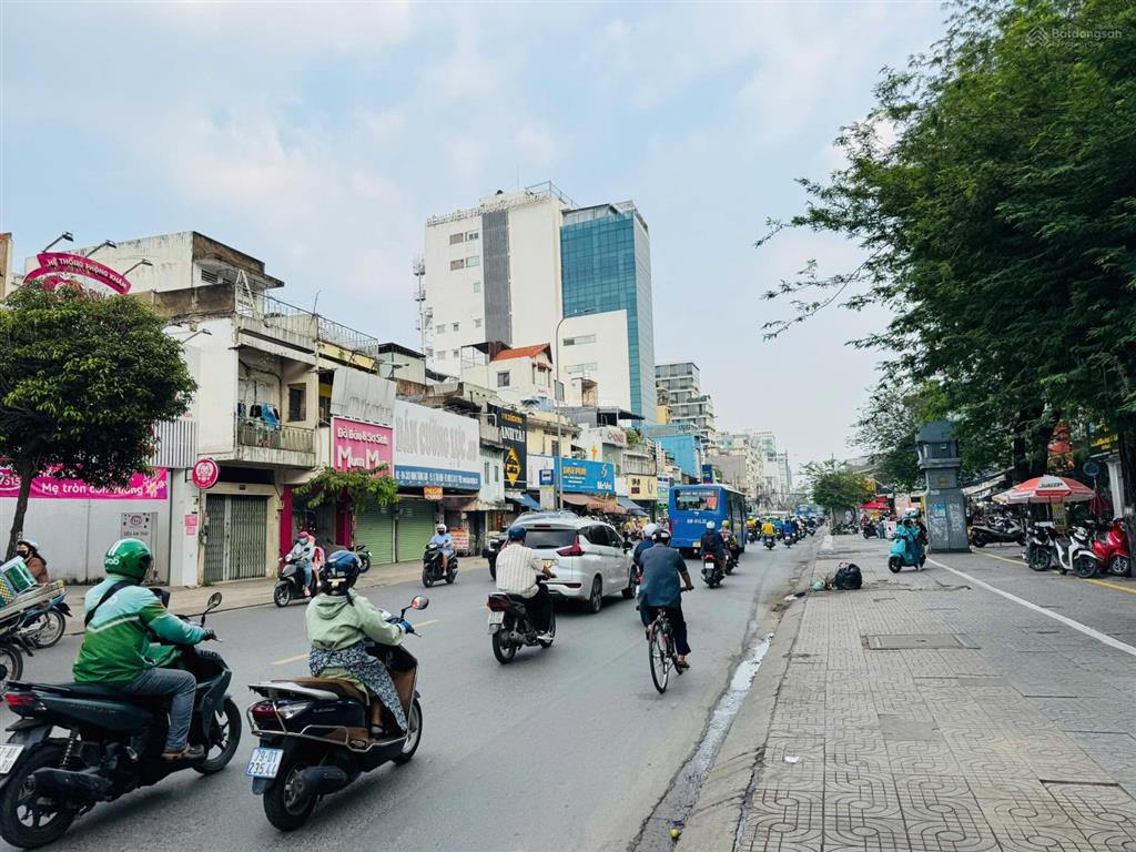 Mt cách mạng tháng tám p.5 q.tân bình  11x33m  trệt, 2 lầu  hđt 290tr/th  95 tỷ