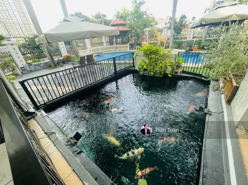 Bán biệt thự compound nguyễn văn hưởng thảo điền q2  11x22m. cn 240m2. trệt 2 lầu + hồ bơi  68tỷ