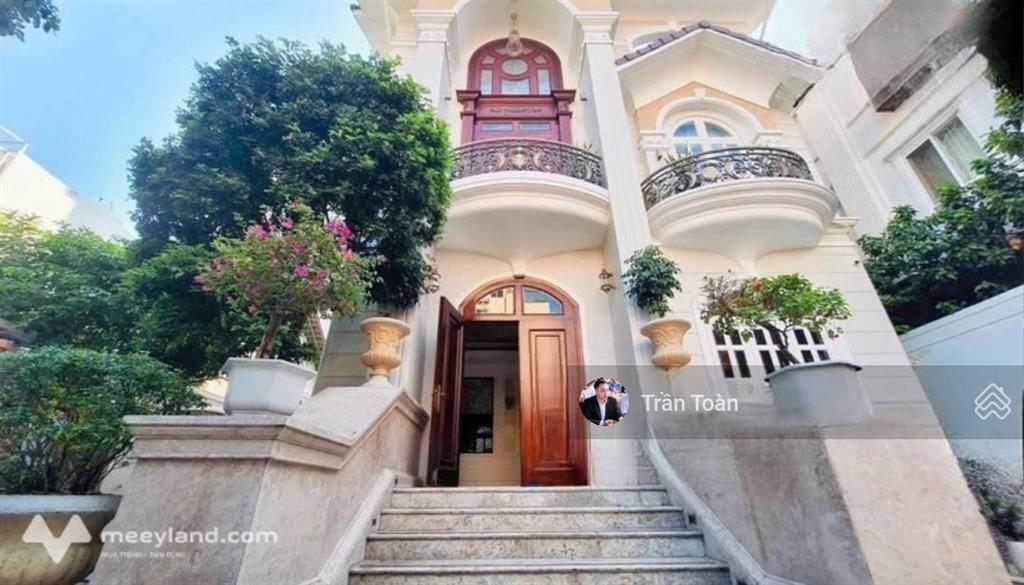 Biệt thự sân vườn hồ bơi thảo điền q. 2  14x26m. cn 303m2  hầm + 4 tầng  72 tỷ