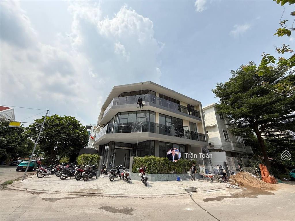 Mt nguyễn quý cảnh p. an phú tp. thủ đức 13x17m. cn 207.6m2 hầm trệt lầu st  hđt 180tr/th  57 tỷ