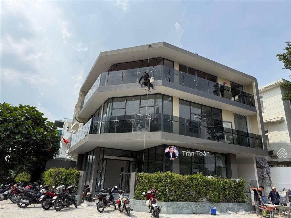 Mt nguyễn quý cảnh p. an phú tp. thủ đức 13x17m. cn 207.6m2 hầm trệt lầu st  hđt 180tr/th  57 tỷ