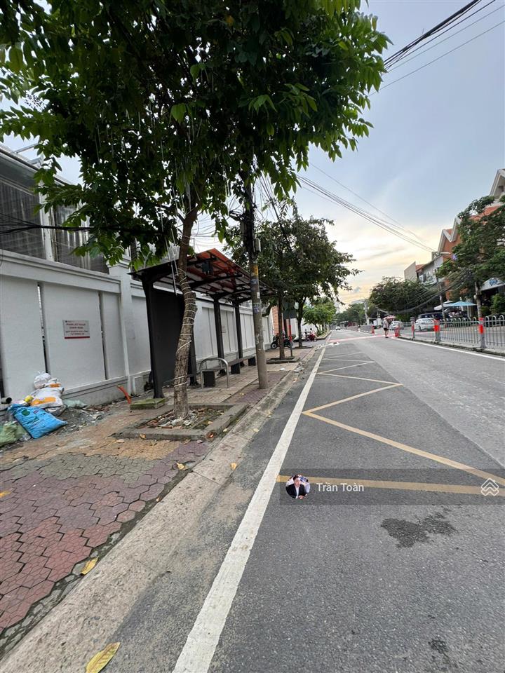 Nguyễn văn hưởng, p. thảo điền, q. 2  9x25m. cn 224m2  4 tầng  hđt 160tr/th  72 tỷ