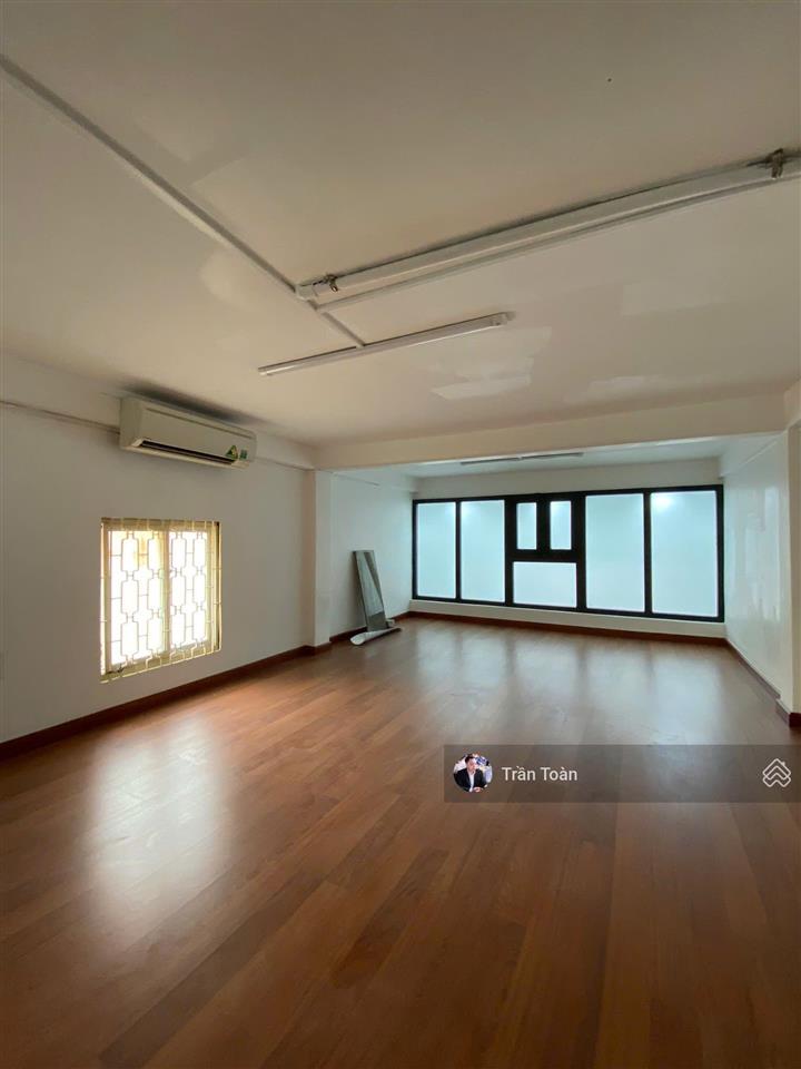 Nhà mt nguyễn thị thập p.tân phú q.7  cn 13.5x30m. cn 318.5m2  2 tầng  hđt 190tr/th  75 tỷ