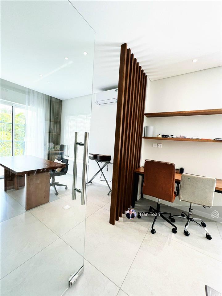 Nhà mt nguyễn thị thập p.tân phú q.7  cn 13.5x30m. cn 318.5m2  2 tầng  hđt 190tr/th  75 tỷ