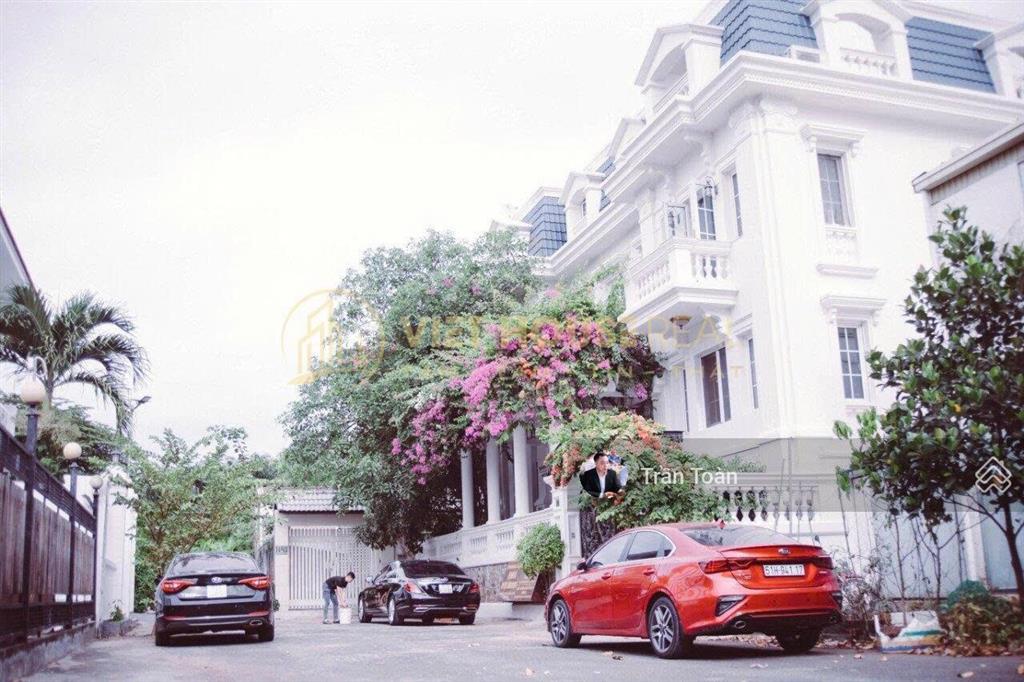 Mt thảo điền, q.2 19x17.8m dtcn 333m 1 trệt + 2 lầu giá 82 tỷ