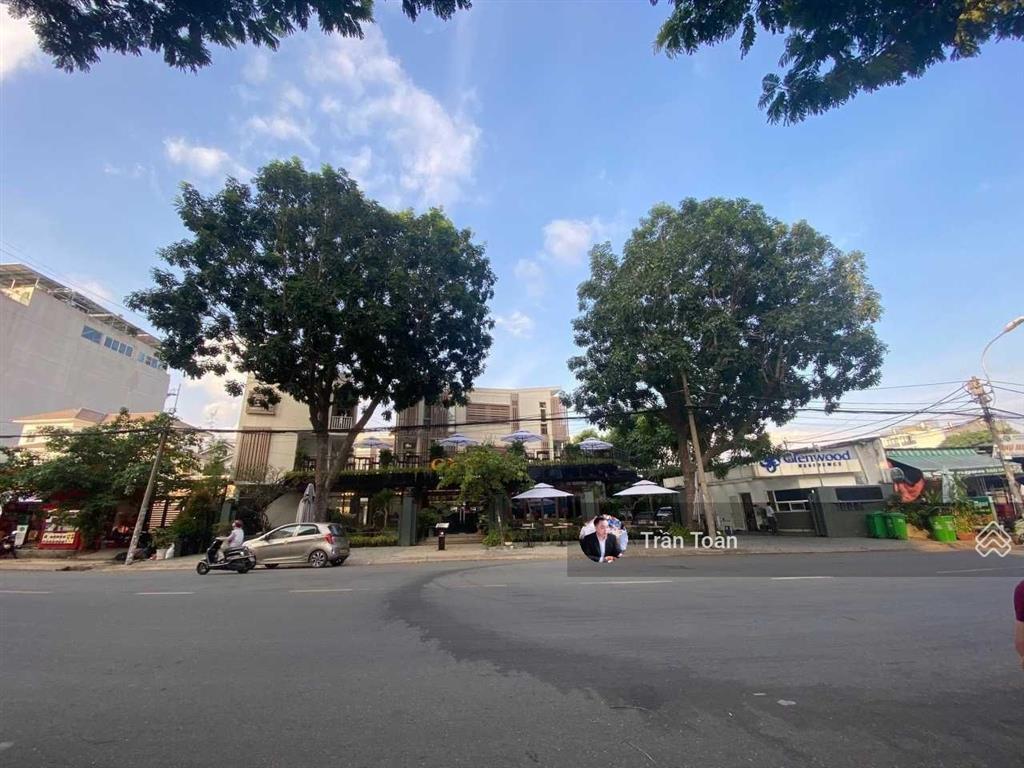 Góc 2mt nguyễn văn hưởng p.thảo điền q.2  21x29m. cn 624m2  2 lầu  155 tỷ