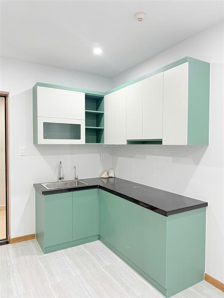 Chính chủ gửi bán căn 2pn 2wc giá 2,3 tỷ, view hồ đá đông nam siêu mát quanh năm