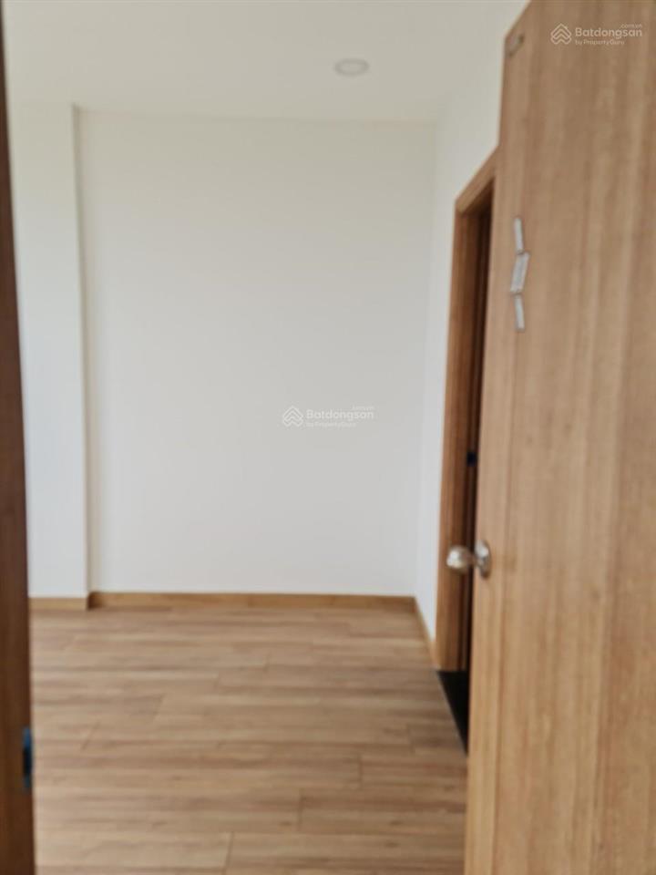 Bán căn 2pn 2wc bcons miền đông. tầng trung, view tây nam. giá 2ty1 bao sang tên