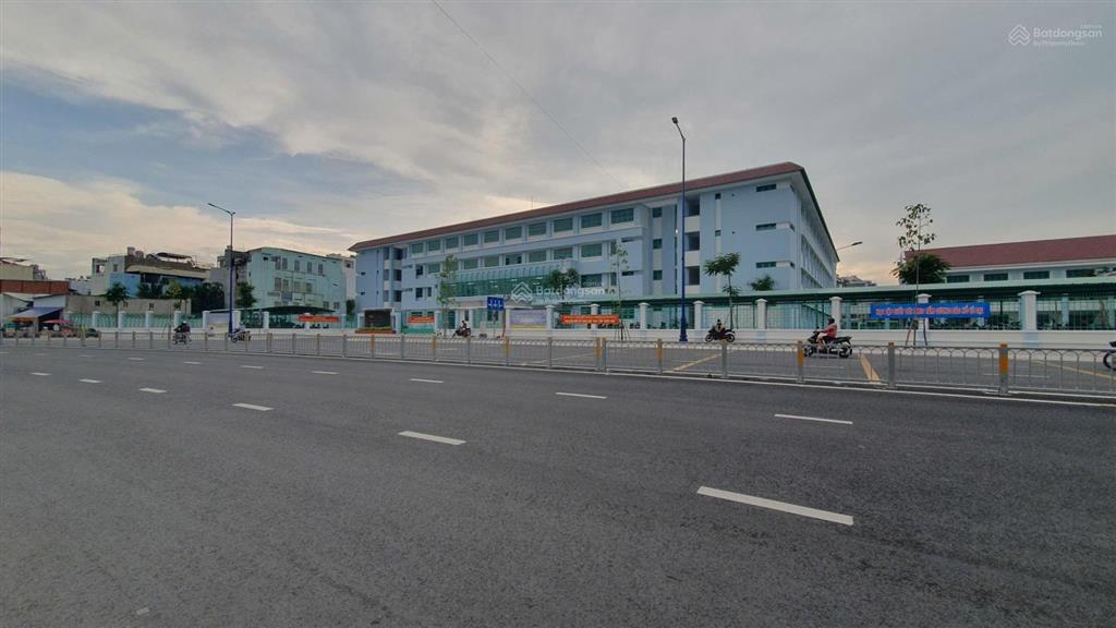 Nhà căn đôi 8x16m  hẻm thông ô tô 753 tỉnh lộ 10 ra tên lửa mới