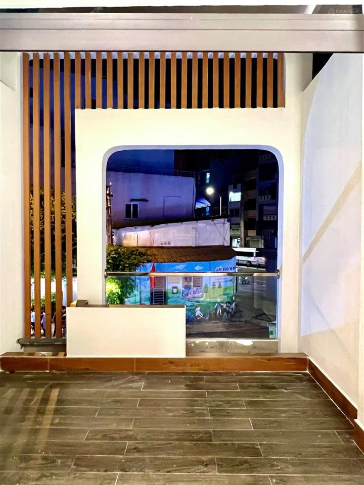 Bán nhà mặt tiền đường phan xích long 68,4m2, 2tầng, 13 tỷ/tl, p16. q11