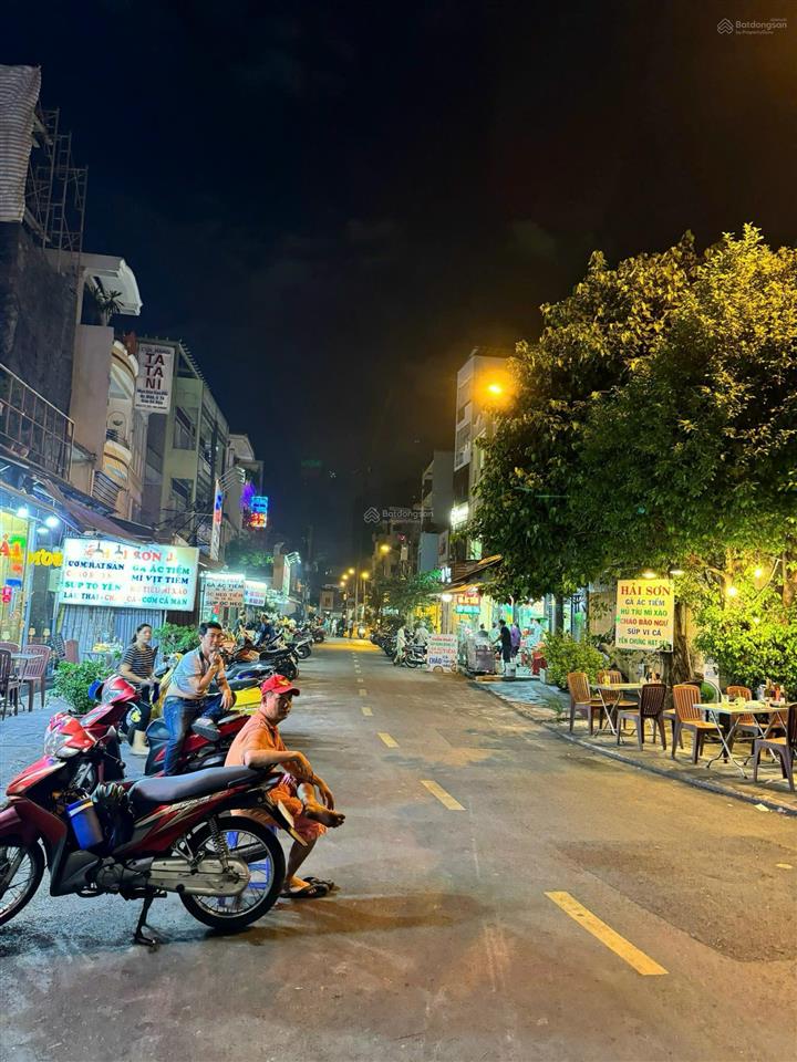 Bán nhà mặt tiền đường phan xích long 68,4m2, 2tầng, 13 tỷ/tl, p16. q11