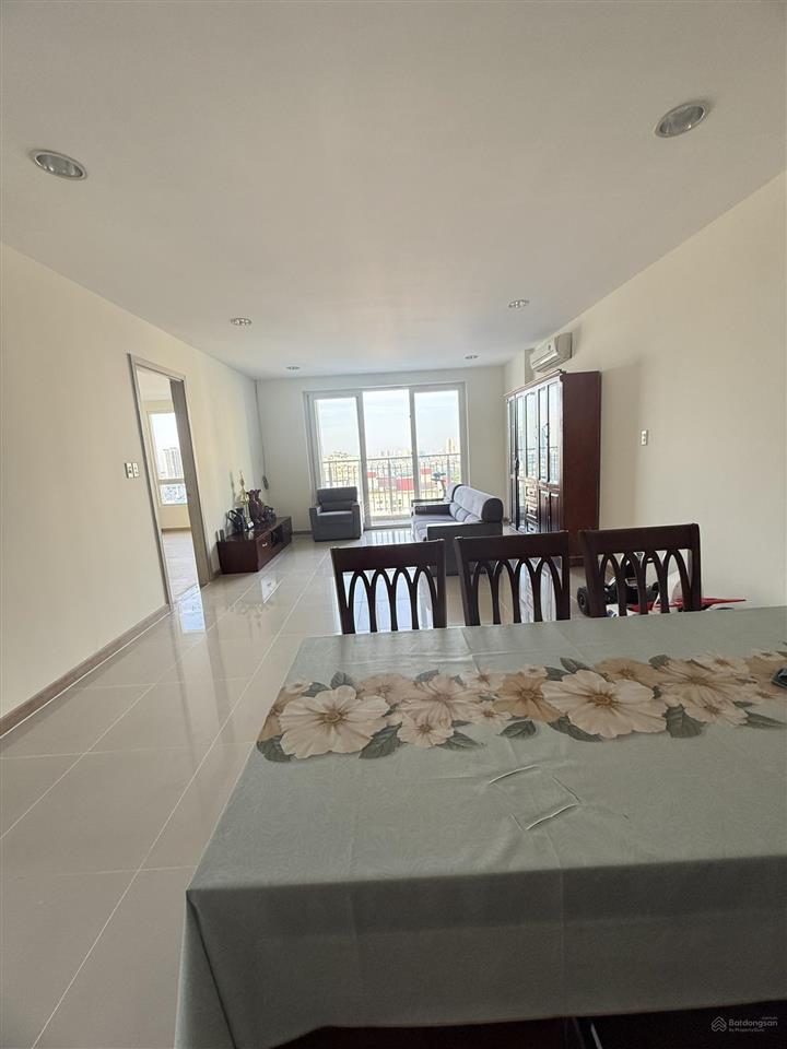 Bán gấp ch carina plaza, 3,550tỷ, 105m2, 2pn, 2wc, nhà mới, đã có sổ hồng.  0903 675 ***