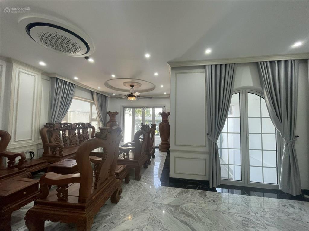 Cần cho thuê nhà kdc trung sơn, 12.5x20m vị trí đẹp, đường lớn 250m2 giá thuê 55tr/th. 0937 777 ***