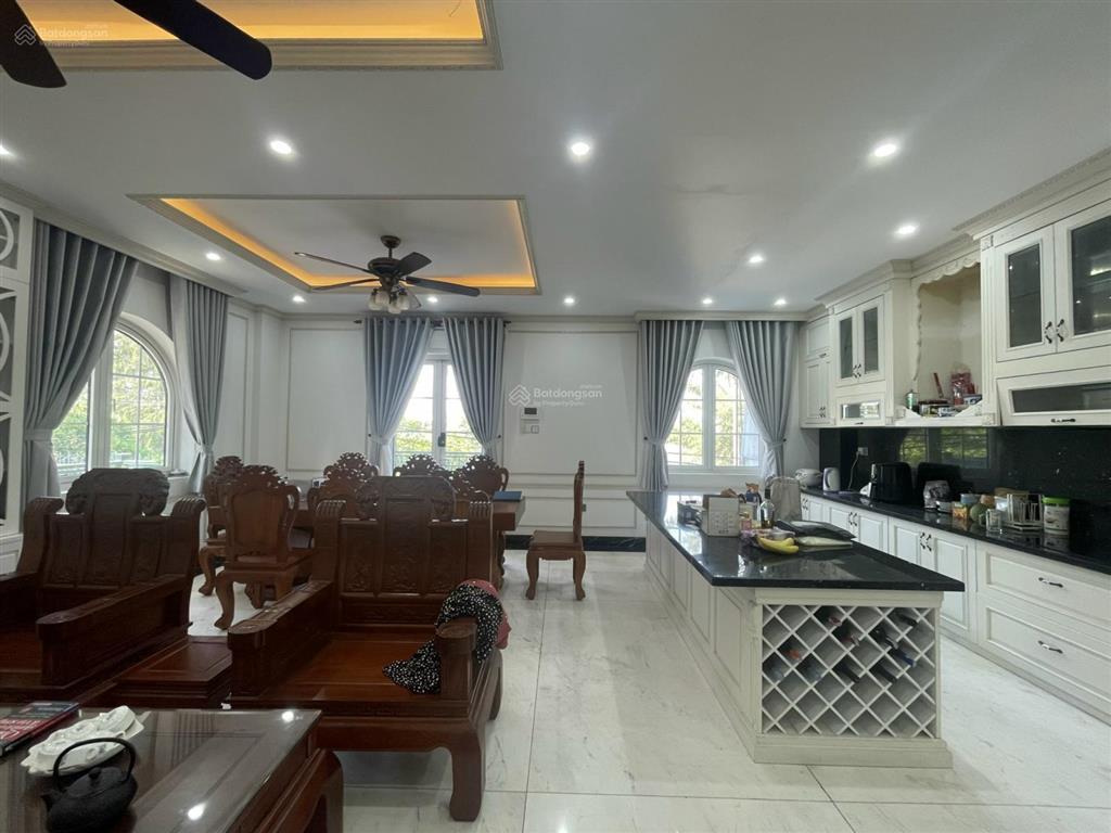 Cần cho thuê nhà kdc trung sơn, 12.5x20m vị trí đẹp, đường lớn 250m2 giá thuê 55tr/th. 0937 777 ***