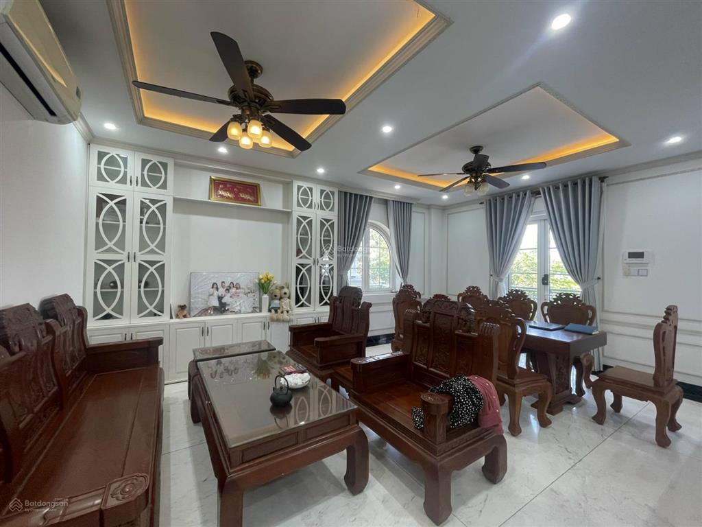 Cần cho thuê nhà kdc trung sơn, 12.5x20m vị trí đẹp, đường lớn 250m2 giá thuê 55tr/th. 0937 777 ***