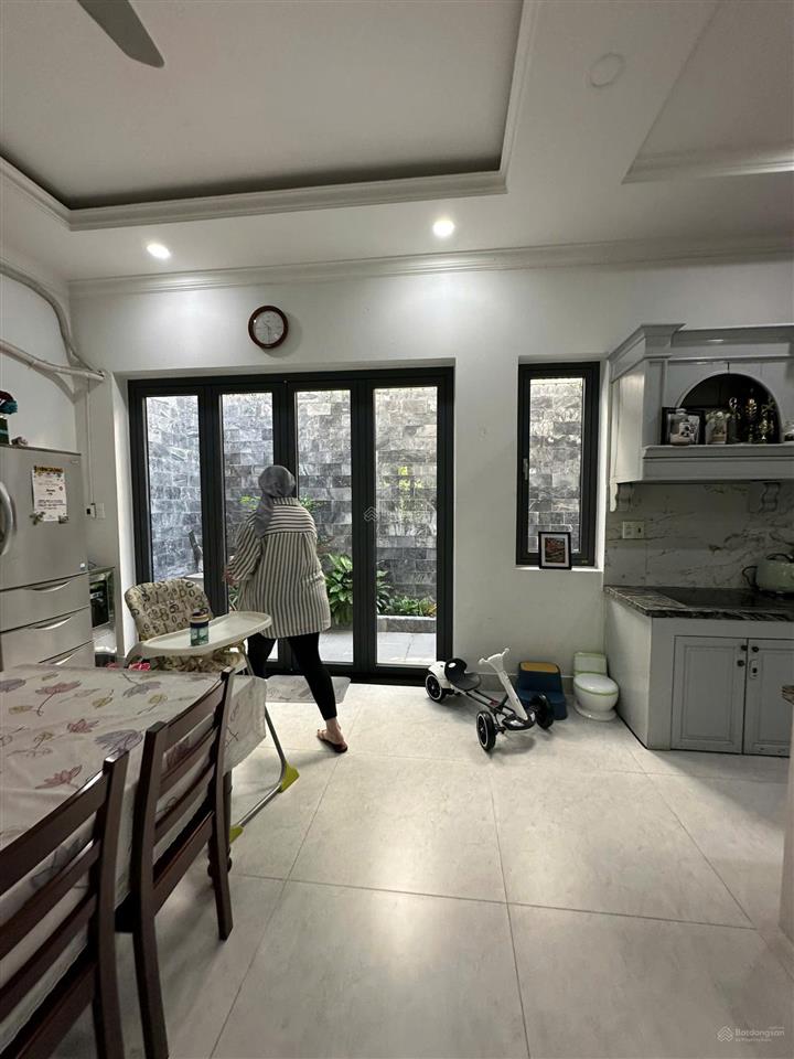 Bán biệt thự liền kề kdc sadeco ven sông p. tân phong, nhà mới đẹp, dt 126m2 giá 22,8 tỷ (tl)