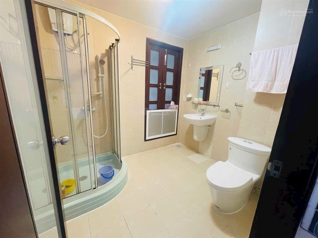 Kẹt tiền cần bán gấp căn nhà phố kdc trung sơn, đối diện cv dt 100m2 giá chỉ 15.8 tỷ,  0931 017 ***