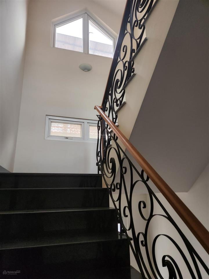 Bán nhà kdc 6b intresco. dt 100m2, 3 lầu sổ hồng giá chỉ 10,5 tỷ  a. hiền 0937 777 ***