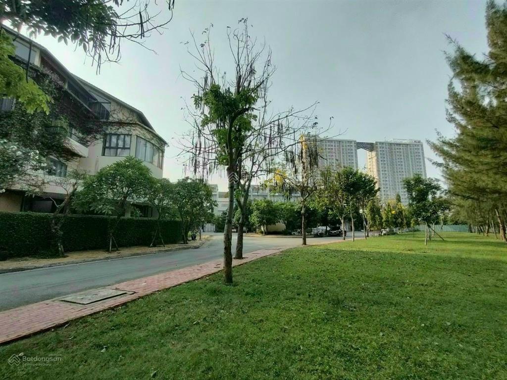 Cần bán nền đất vị trí đẹp kdc đại phúc. dt 100m2. giá chỉ còn 75tr/m2.  e. dung 0931 017 ***