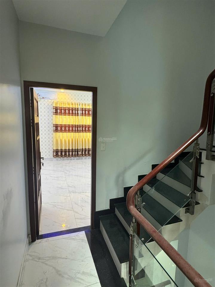 Cho thuê nhà dương hồng garden house, giá 22 triệu, hơn 300m2 sàn sử dụng, nhà mới.  0937 777 ***